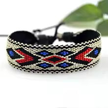 Bracelet d'amitié brodé en corde tressée de style bohème en macramé tissé à la main pour femme