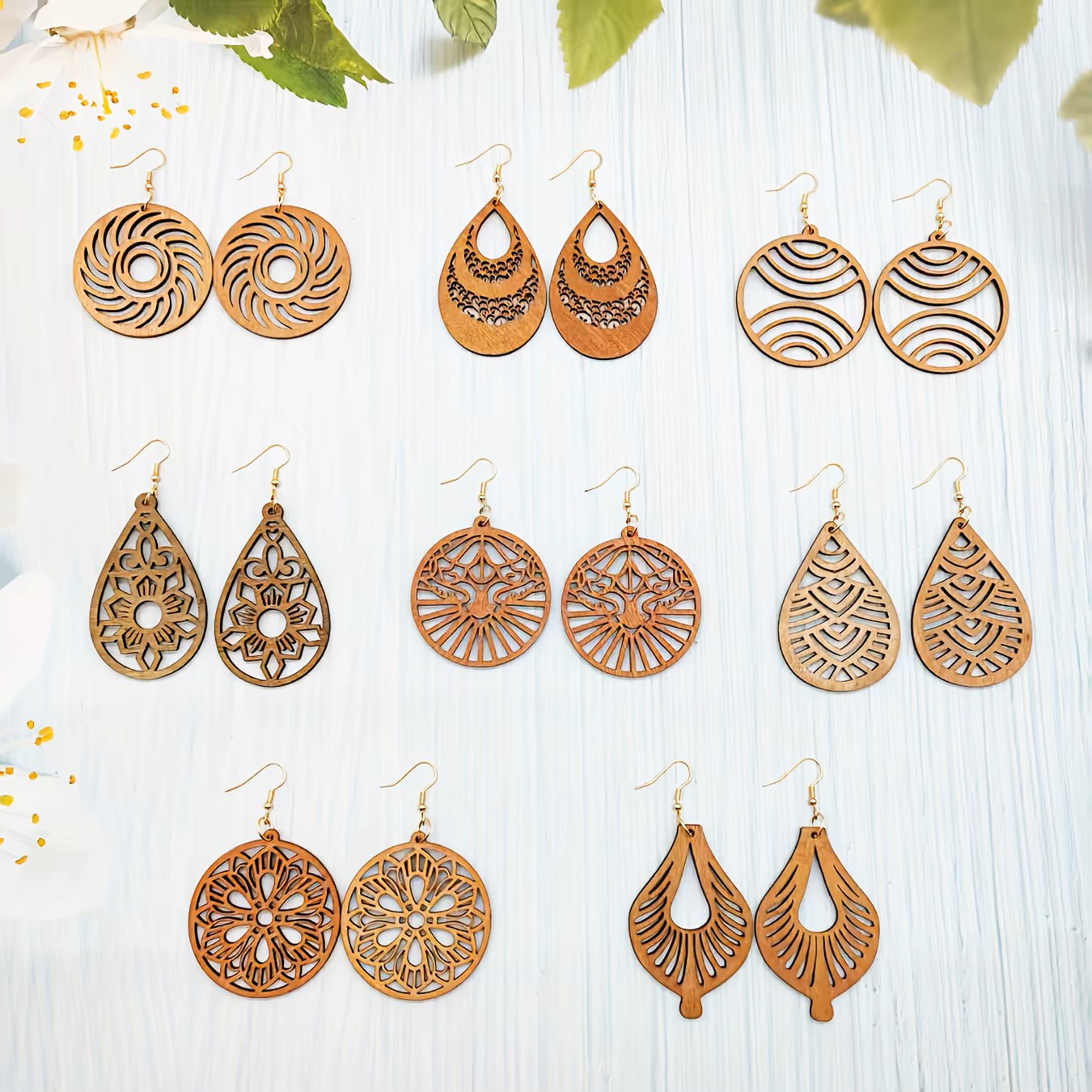 Boucles d'oreilles élégantes à pendentif creux en bois irrégulier marron